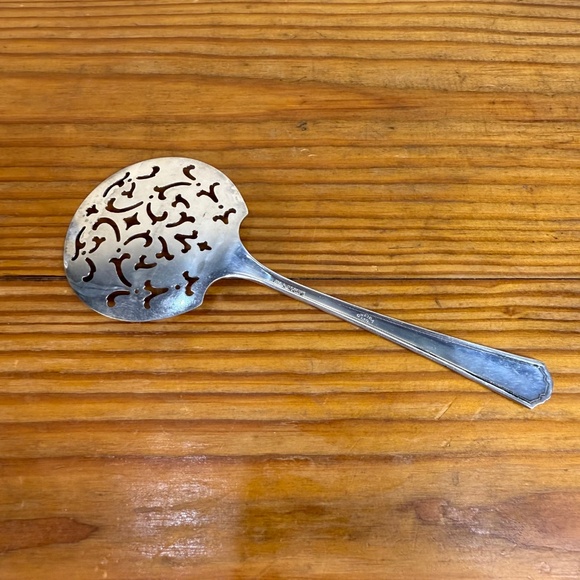 Vintage Wm. A. Rogers Silverplate Pastry Server | Oneida LTD - Picture 3 of 12